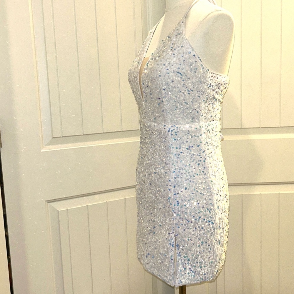 White Sequin Mini Dress Sleeveless Plunging V-Neck Mesh Yoke Back Lace Ties M - Picture 7 of 15